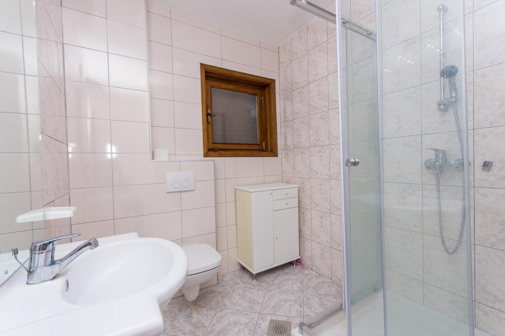 Apartments Bisera Трогир Экстерьер фото